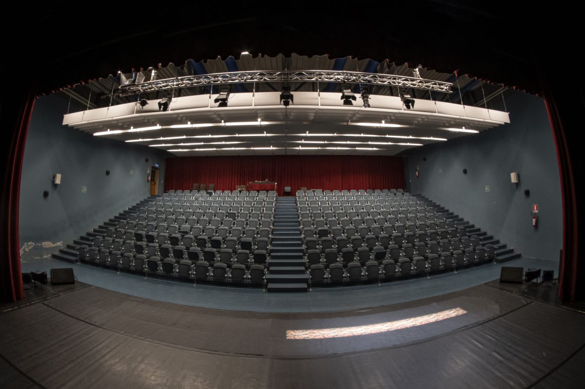TEATRO MECENATE
Il Teatro Mecenate nasce nel 2011 dalla ristrutturazione dell’auditorium dell’Istituto Comprensivo Francesco Severi di Arezzo