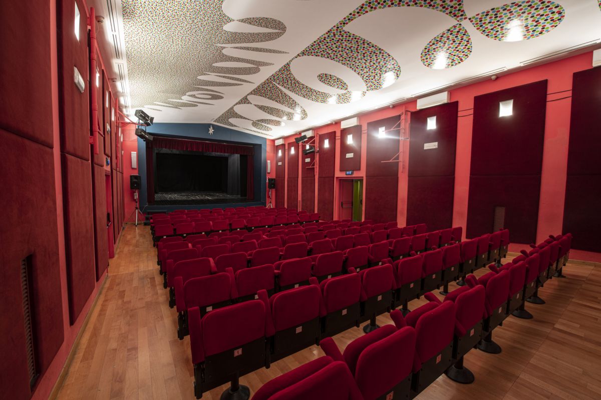 TEATRO PIETRO ARETINO
Il Teatro Comunale Pietro Aretino, conosciuto anche come Teatro Bicchieraia, si trova nel centro storico di Arezzo, all’interno di un antico convento annesso alla Chiesa di San Pier Piccolo